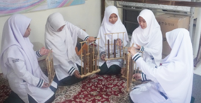 Kesenian Daerah